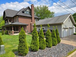 203 S Columbia St in Naperville, IL - Building Photo - Building Photo