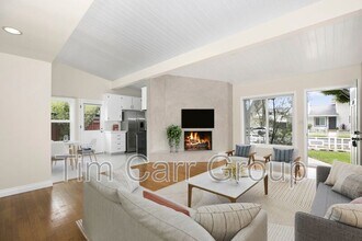2100 Clay St in Newport Beach, CA - Foto de edificio - Building Photo