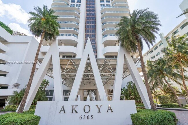 6365 Collins Ave, Unit 2007 in Miami, FL - Building Photo - Building Photo