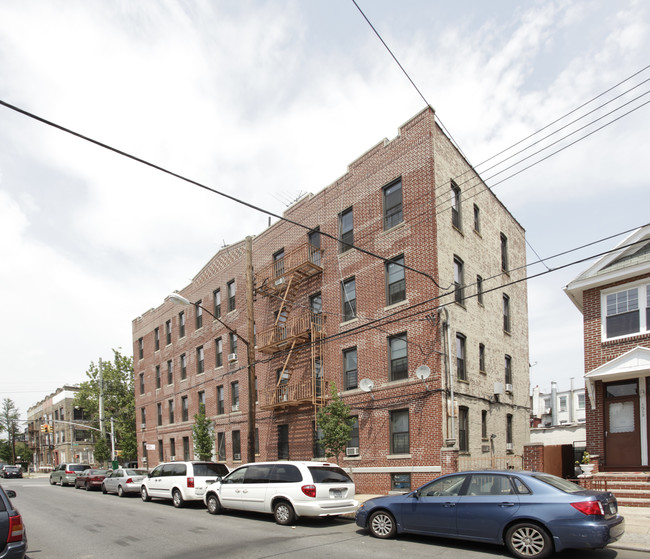 1501 E 10th St in Brooklyn, NY - Foto de edificio - Building Photo