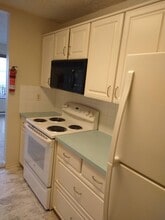 1014 11th St, Unit #205 in Bellingham, WA - Building Photo - Building Photo