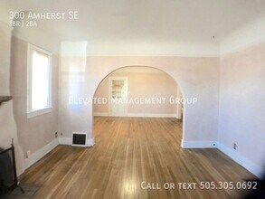 300 Amherst Dr SE in Albuquerque, NM - Building Photo - Building Photo