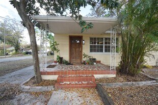 5611 N McKay Ave in Tampa, FL - Building Photo