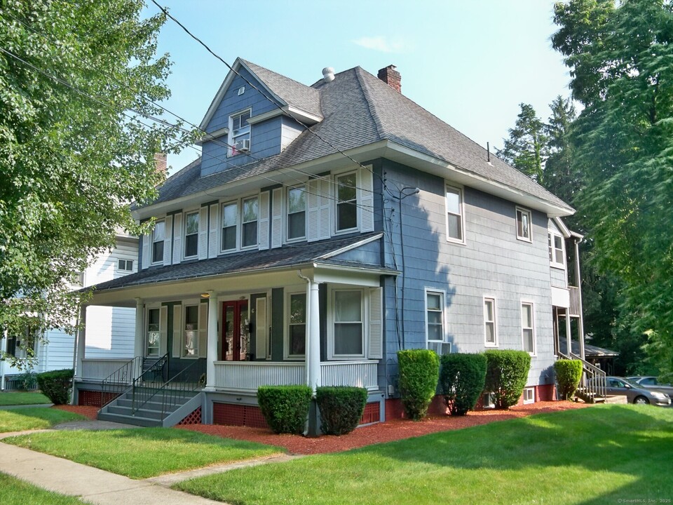 35 Curtis Ave in Wallingford, CT - Building Photo