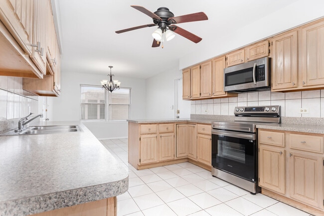 2913 Kensington Ave in Westchester, IL - Building Photo - Building Photo