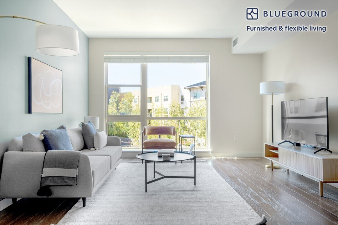3088 Baze Rd-Unit -FL3-ID1137 in San Mateo, CA - Building Photo
