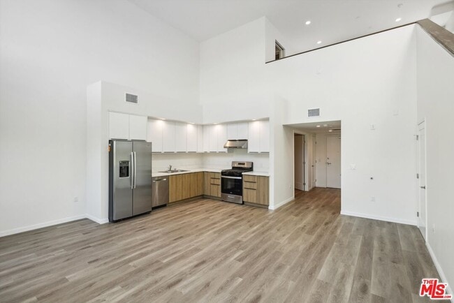 951 S Wilton Pl in Los Angeles, CA - Building Photo - Building Photo