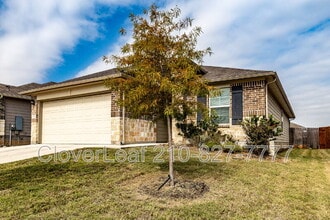 825 Gerardia Ct in Seguin, TX - Building Photo - Building Photo
