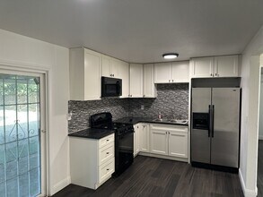 347 Anthony Ave in Stockton, CA - Building Photo - Building Photo