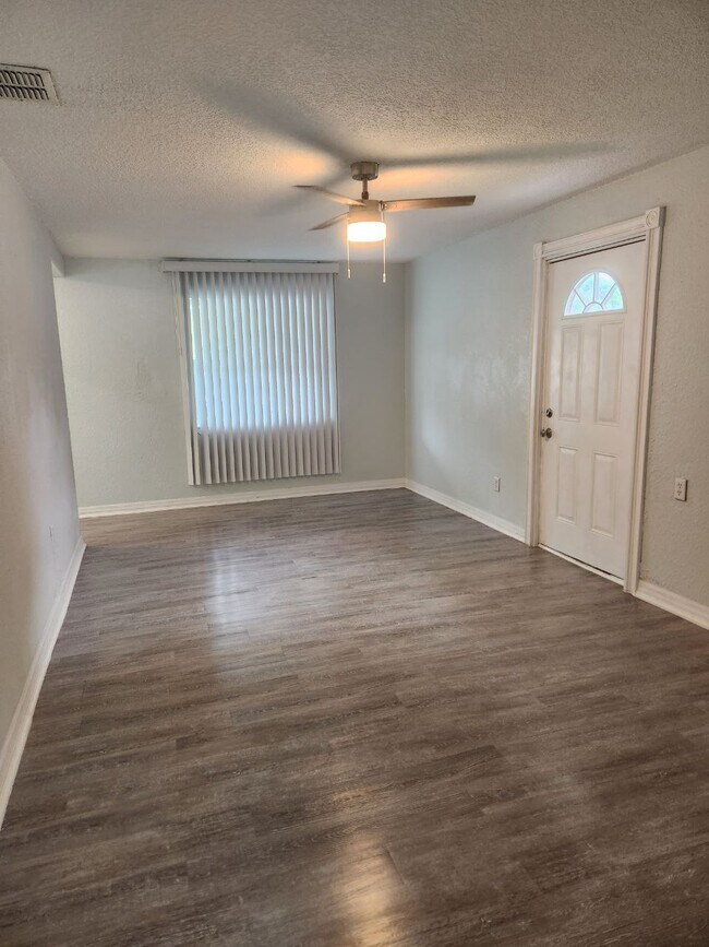 1503 N County Rd 19A in Eustis, FL - Building Photo - Building Photo