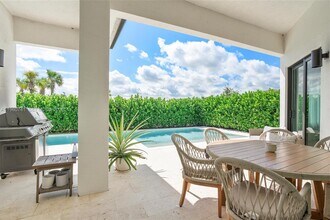 3502 Ashwood Cir N in Fort Lauderdale, FL - Foto de edificio - Building Photo