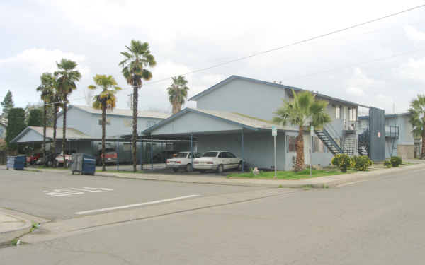 Lucerne Apartments in Dos Palos, CA - Building Photo - Building Photo