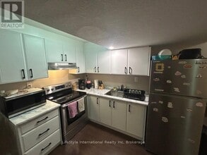 254 Farley Dr in Guelph, ON - Building Photo - Building Photo