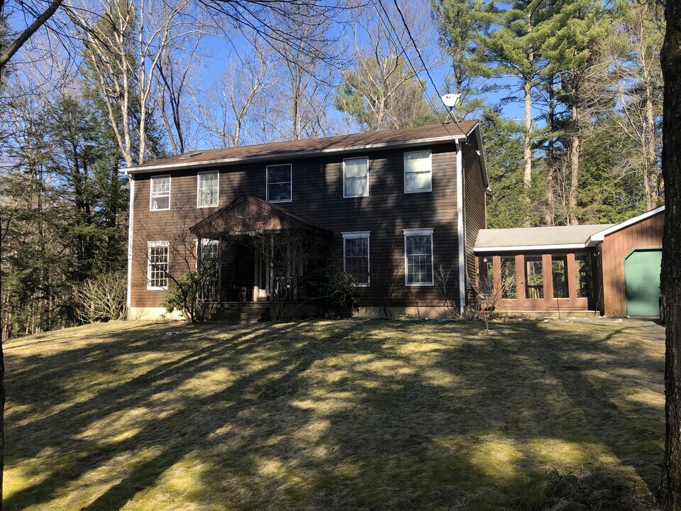 89 Long Plain Rd in Leverett, MA - Building Photo