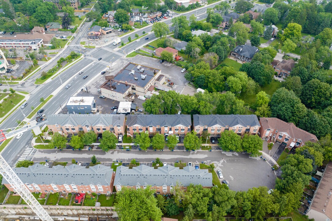 2-46 Eli Shackleton Crt in Toronto, ON - Building Photo