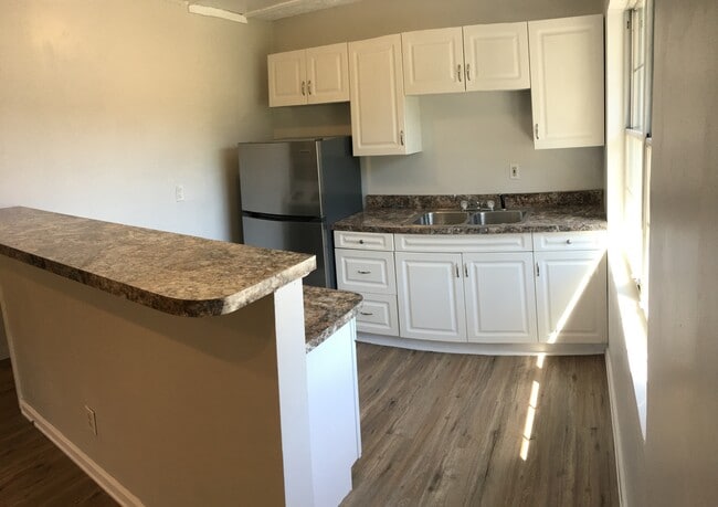 5300 May Cir, Unit B in Cross Lanes, WV - Building Photo - Building Photo
