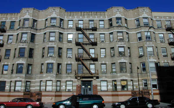 156 Sherman Ave in New York, NY - Building Photo - Building Photo