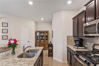 495 Shale Cir in Buda, TX - Building Photo - Building Photo