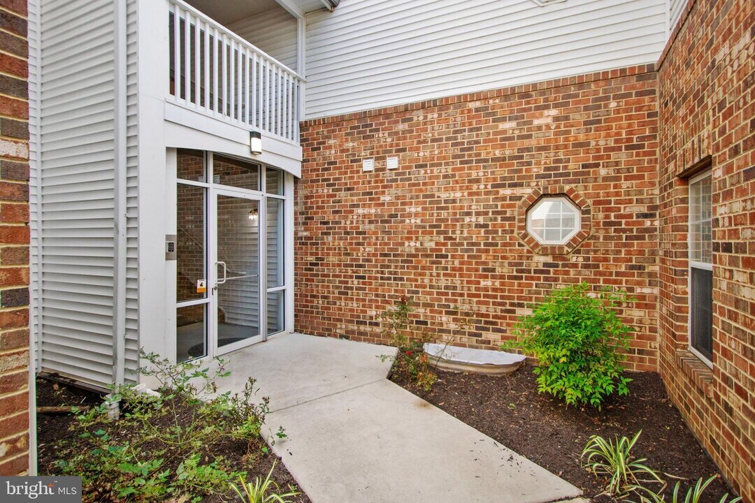 6602 Lake Park Dr-Unit -202 in Greenbelt, MD - Building Photo