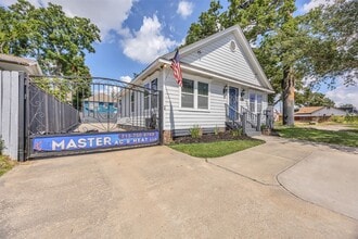2607 North Fwy in Houston, TX - Building Photo - Building Photo