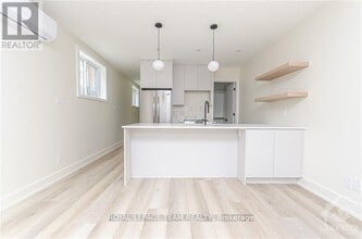 13 Fifth Ave in Ottawa, ON - Building Photo - Building Photo