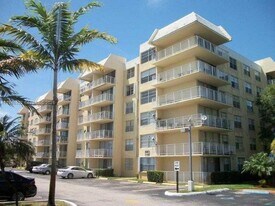 13120 SW 92nd Ave in Miami, FL - Building Photo