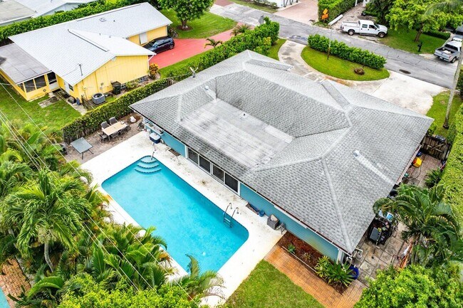 15 NE 18th St in Delray Beach, FL - Foto de edificio - Building Photo