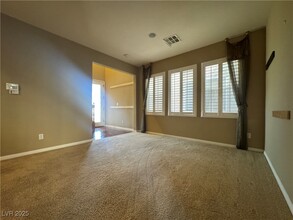 7334 W Mistral Ave in Las Vegas, NV - Building Photo - Building Photo