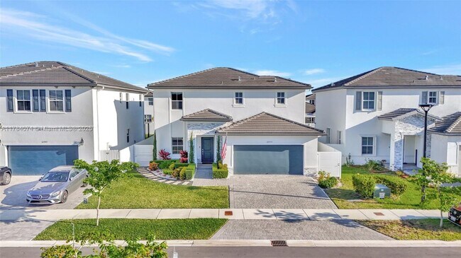 12735 SW 215th Terrace in Miami, FL - Building Photo - Building Photo