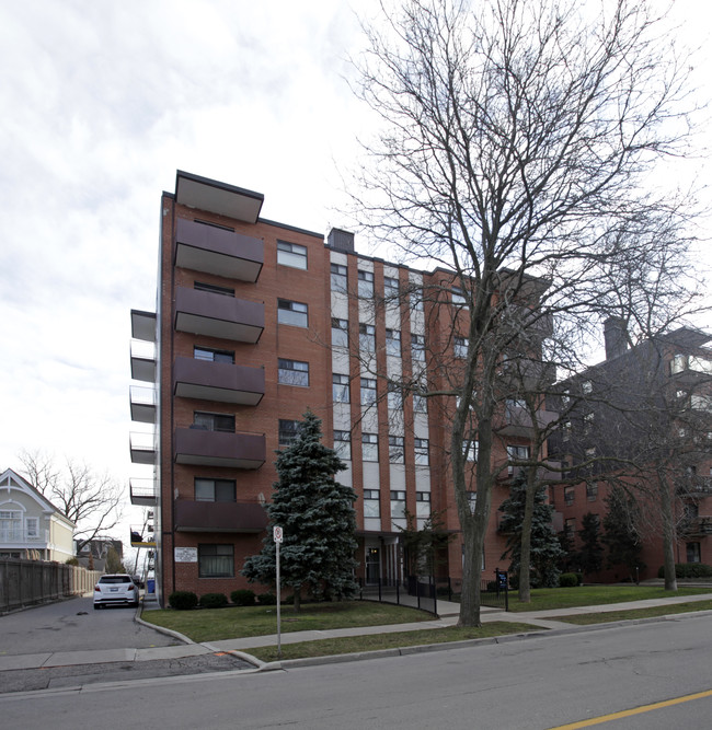 Marine Square East in Oakville, ON - Building Photo - Building Photo