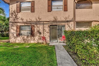 3307 NW 108th Dr in Coral Springs, FL - Foto de edificio - Building Photo