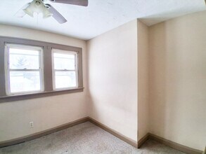 1525 E 254th St in Euclid, OH - Building Photo - Building Photo