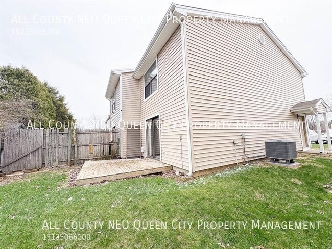 2745 Brookshire Ln in Miamisburg, OH - Building Photo - Building Photo