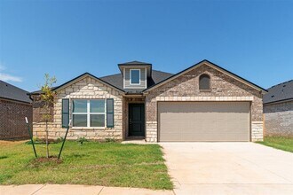 5925 Bradford Pear Ln in Edmond, OK - Building Photo - Building Photo