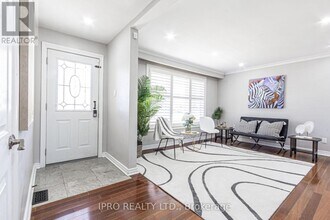 529 Trudale Ct in Oakville, ON - Building Photo - Building Photo