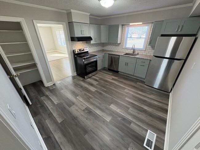 397 Franklin Rd in Lebanon, TN - Foto de edificio - Building Photo