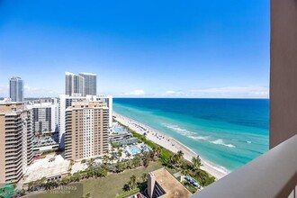 1950 S Ocean Dr in Hallandale Beach, FL - Building Photo - Building Photo
