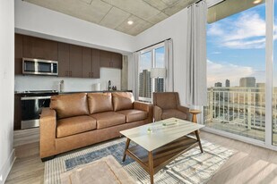 605 N 12th St in Tampa, FL - Building Photo