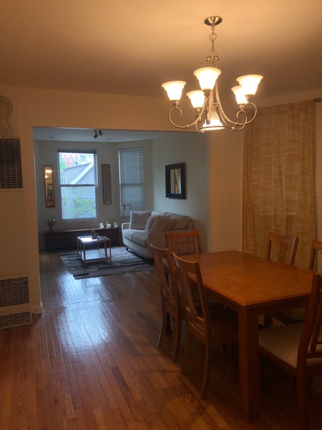 3234 N Whipple St, Unit 1st Floor in Chicago, IL - Building Photo - Building Photo