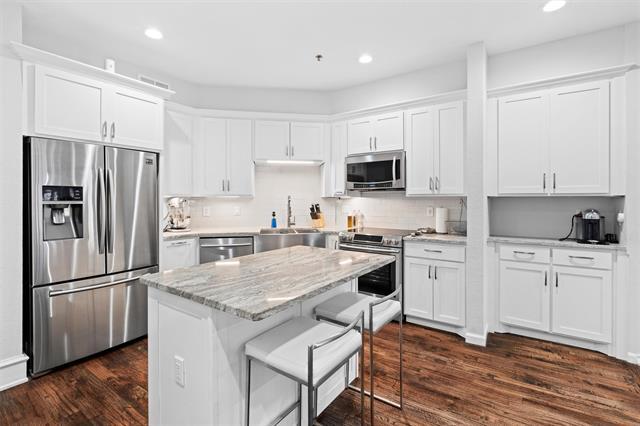 property at 3235 Cole Ave