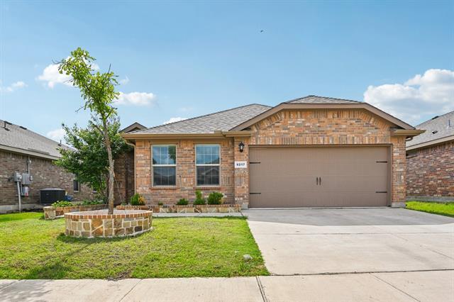 9217 Leveret Ln in Fort Worth, TX - Building Photo - Building Photo