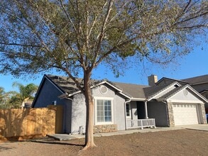 740 Rhine Ct in Los Banos, CA - Building Photo - Building Photo