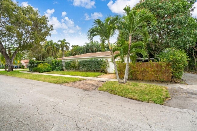 9550 NW 1st Ave in Miami Shores, FL - Building Photo - Building Photo