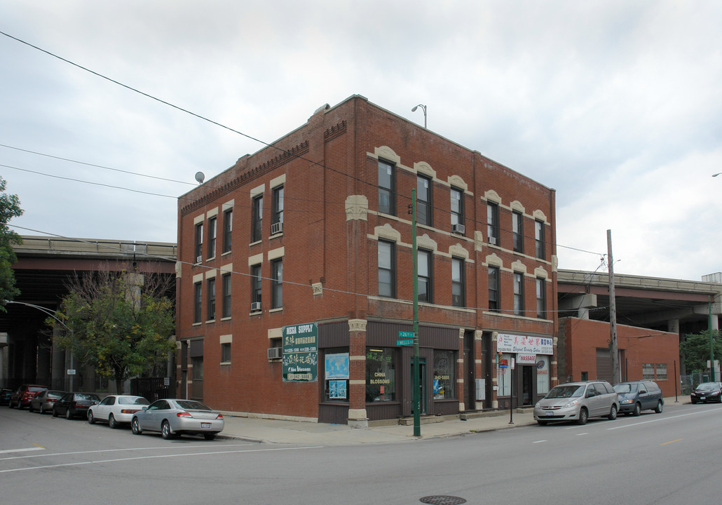 235-237 W 26th St in Chicago, IL - Building Photo