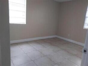 1227 SW 46th Ave in Pompano Beach, FL - Building Photo - Building Photo