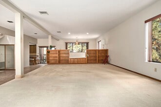 23109 Cardinal Rd in Wrightwood, CA - Building Photo - Building Photo