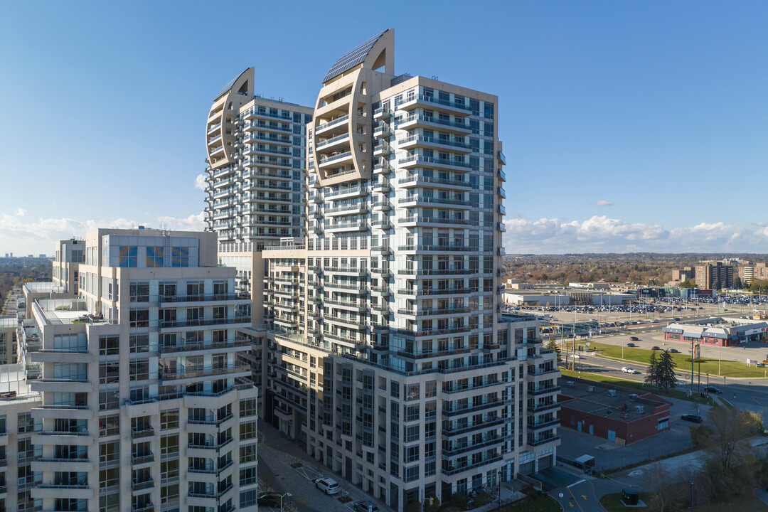 The Beverly Hills - NE Tower in Richmond Hill, ON - Building Photo