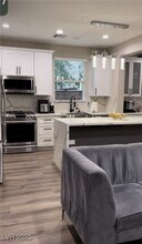 7572 Earnshaw Ave in Las Vegas, NV - Building Photo - Building Photo