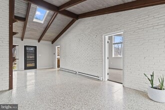 7609 Woodridge Cir in Alexandria, VA - Building Photo - Building Photo