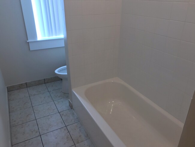 15 Short St, Unit 3 in Brookline, MA - Building Photo - Building Photo